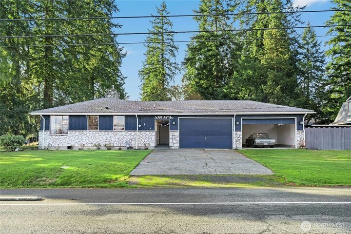 Property Photo: 14505 84th Avenue NE WA 98028