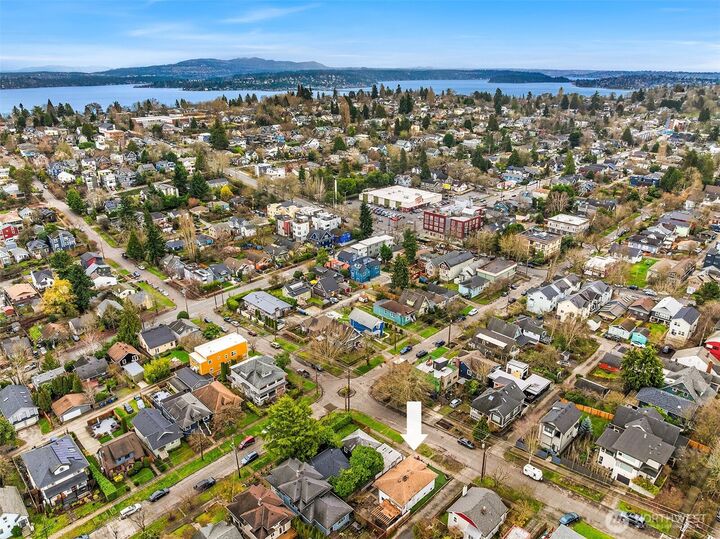 Property Photo:  2614 E Pike Street  WA 98122 