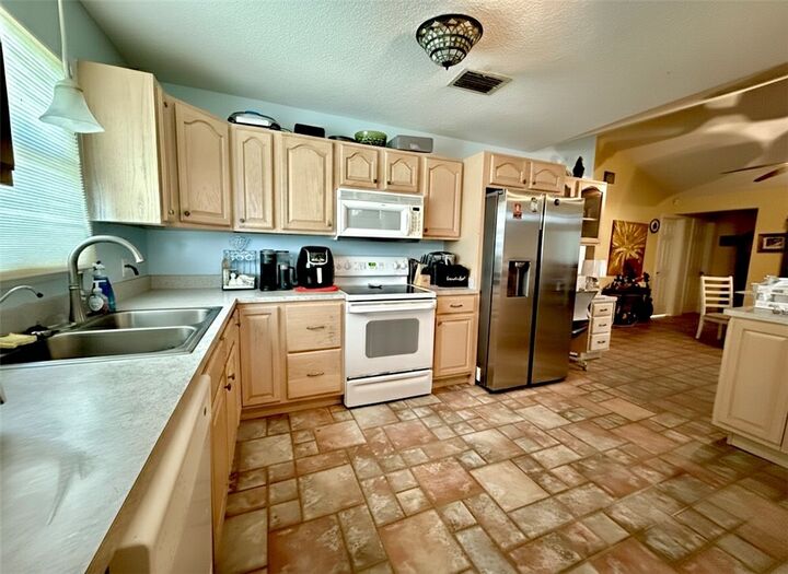 Property Photo: 9185 100th Court FL 32967