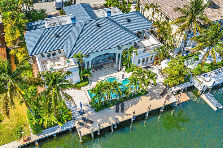 Property Photo:  166 Royal Palm Drive  FL 33301 