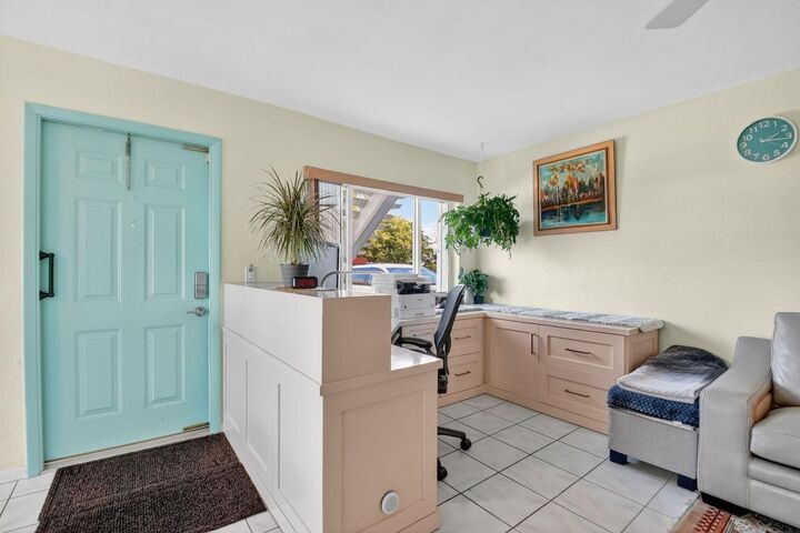 Property Photo:  3320 Lake Osborne Drive 102  FL 33461 