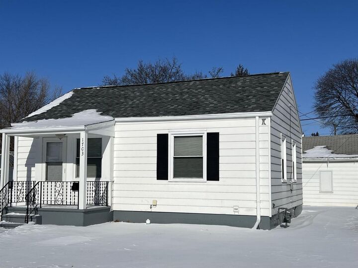 Property Photo:  1703 Calumet Avenue  WI 53511 