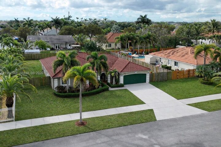 Property Photo: 13220 SW 205th Ln FL 33177