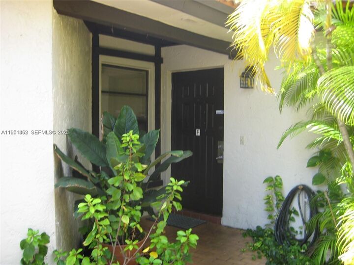 Property Photo: 4850 SW 149th Ct 15F FL 33185