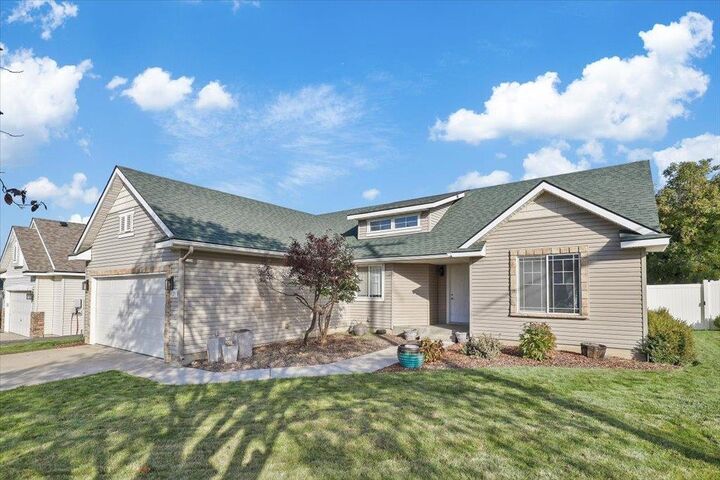 Property Photo:  721 S McMillan Rd  WA 99016 