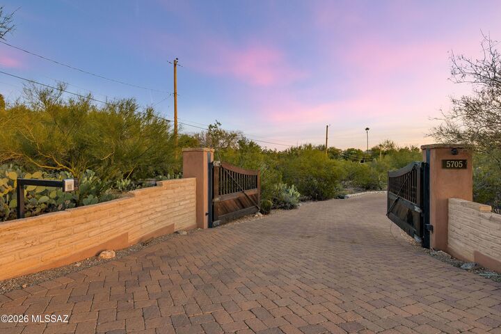 Property Photo:  5705 N Lady Lane  AZ 85704 