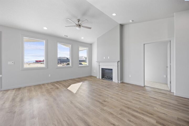 Property Photo:  2902 E Helena St  WA 99301 