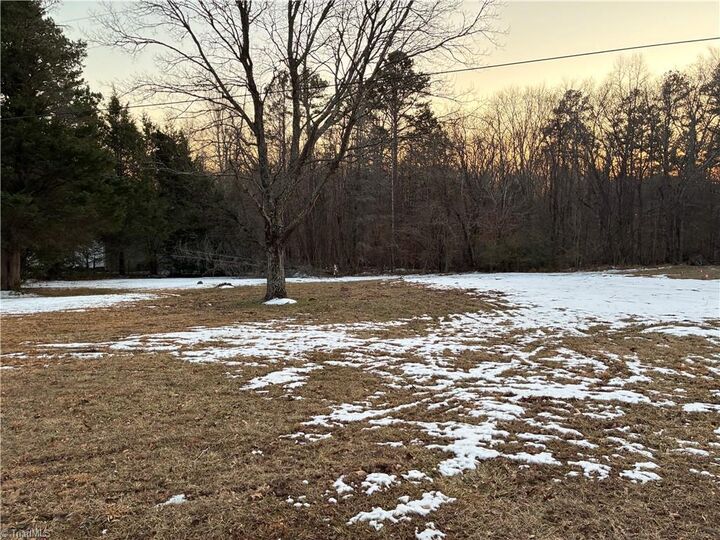 Property Photo: 8265 Shallowford Road NC 27023