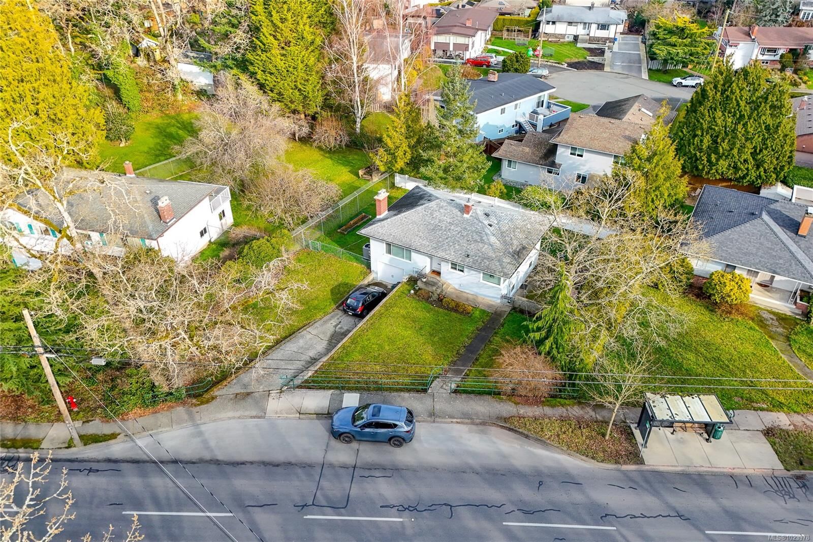 Photo de la propriété:  4121 Quadra St  BC V8X 1L1 