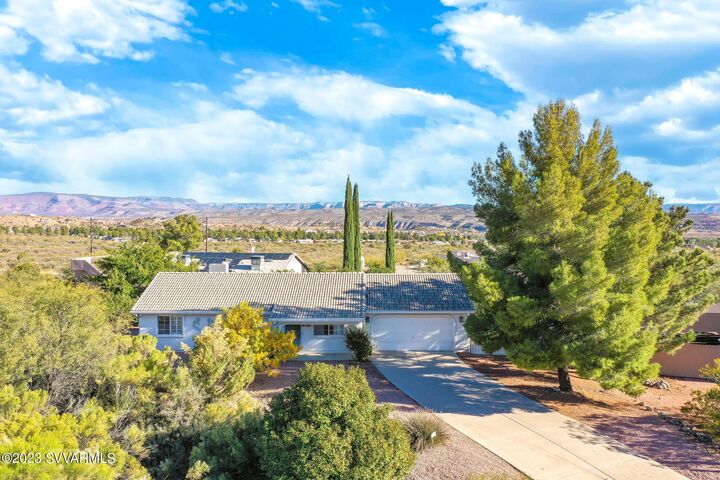 Property Photo: 400 Antelope Drive AZ 86324