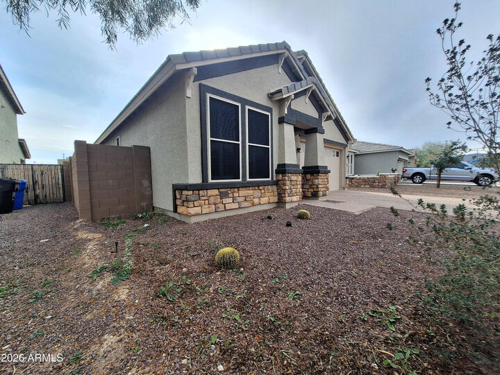 Property Photo:  18541 W Mescal Street  AZ 85388 