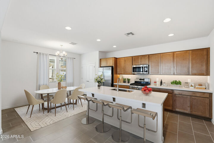 Property Photo:  10034 W Piccadilly Road  AZ 85392 