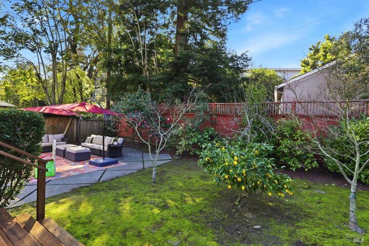 Property Photo: 41 Bretano Way CA 94904