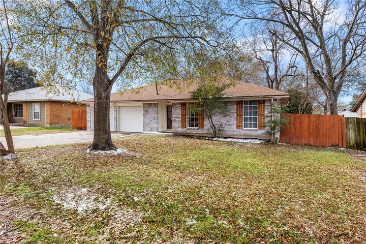 Property Photo: 2902 Indiana Avenue TX 77803