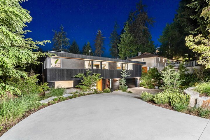 Property Photo: 3823 Bayridge Avenue BC V7V 3J3