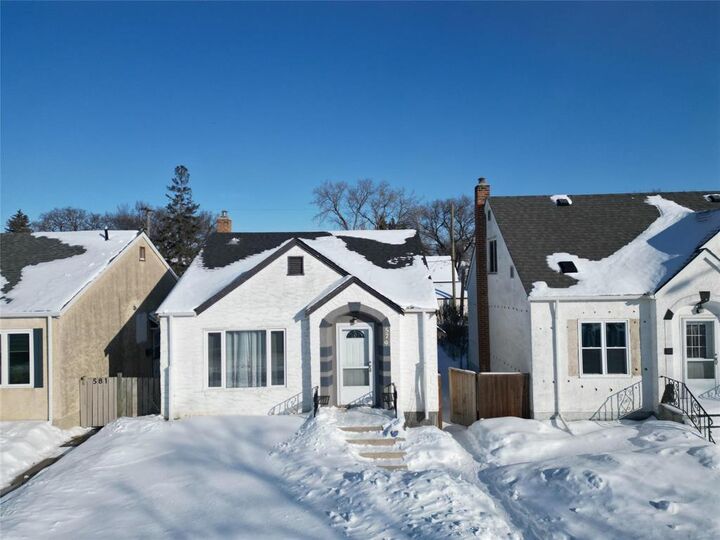 Property Photo:  579 Inkster Boulevard  MB R2W 0L1 