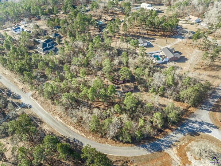 Property Photo: 559 Shawnee Circle GA 31008