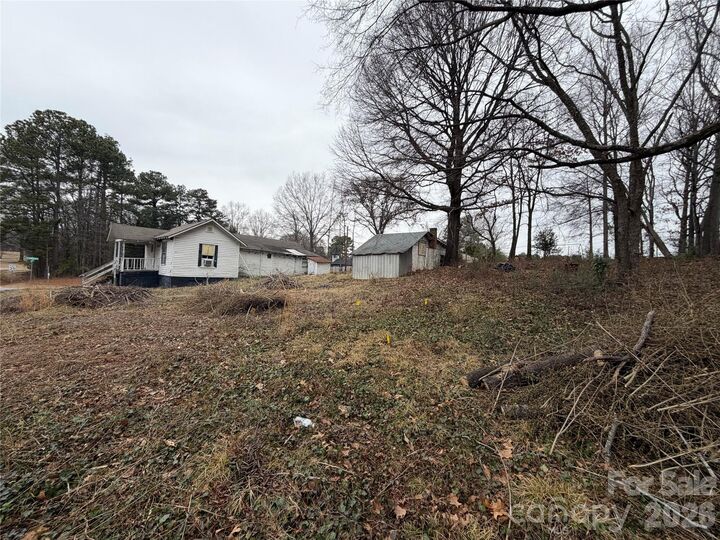 Property Photo:  1814 W C Street  NC 28081 
