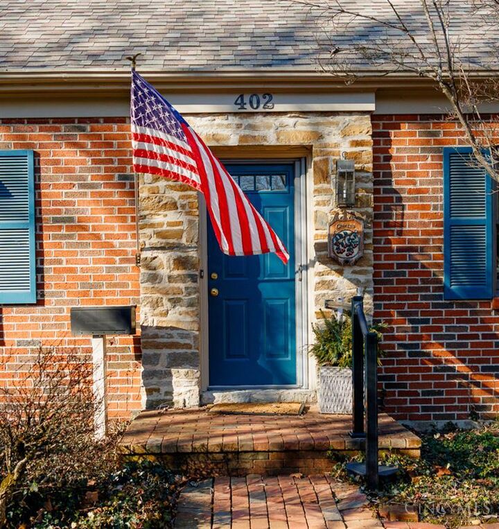 Property Photo:  402 Yale Avenue  OH 45174 