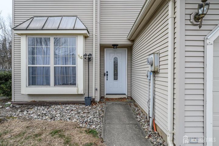 Property Photo:  14 Ravenwood Court  NJ 07728 