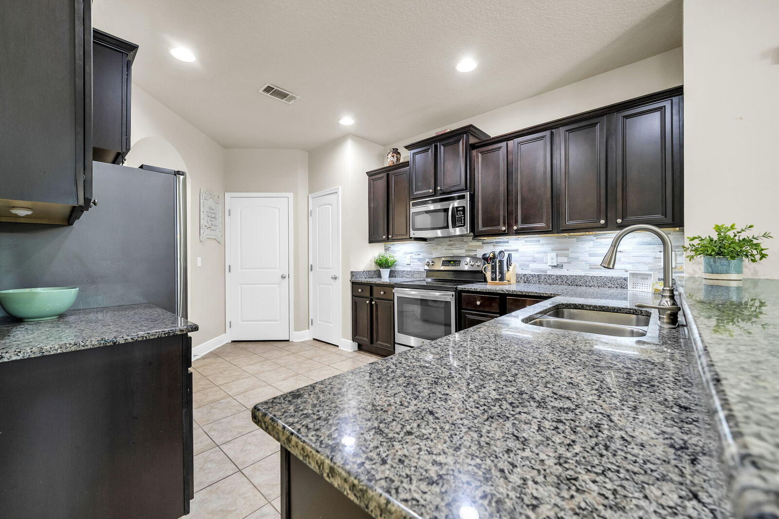 Property Photo:  507 Fanny Ann Way  FL 32439 