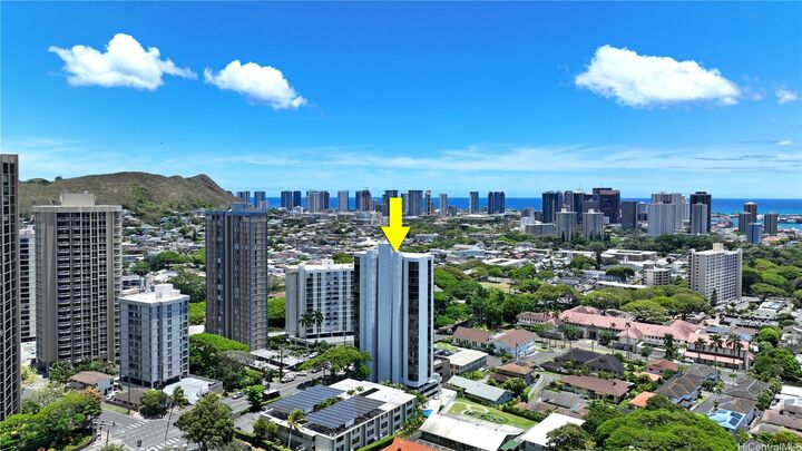 Property Photo:  2040 Nuuanu Avenue 703  HI 96817 