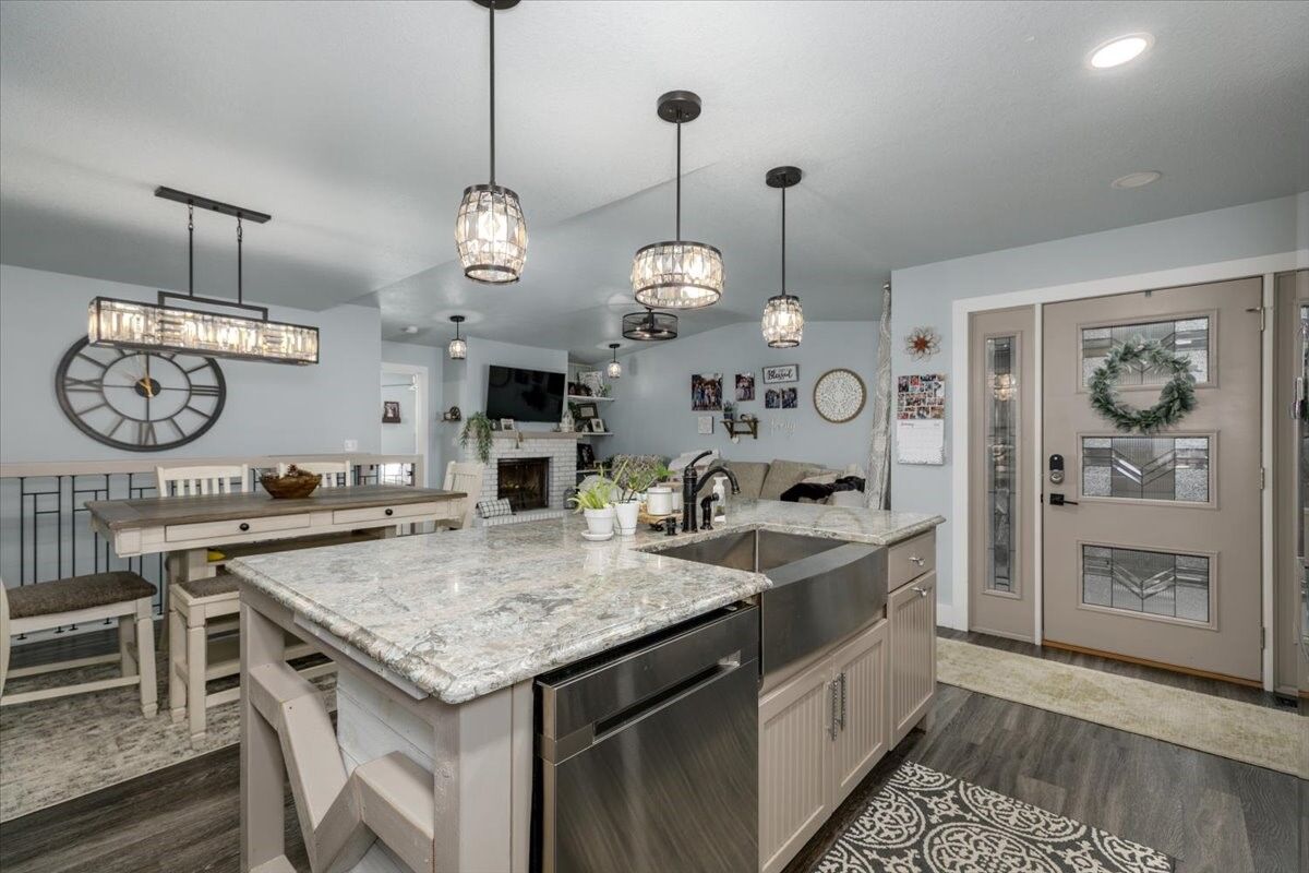 Property Photo: 4316 Woodland Avenue IA 50266