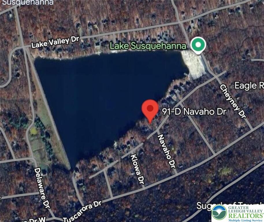 Property Photo:  91 Navaho Drive D  PA 18655 