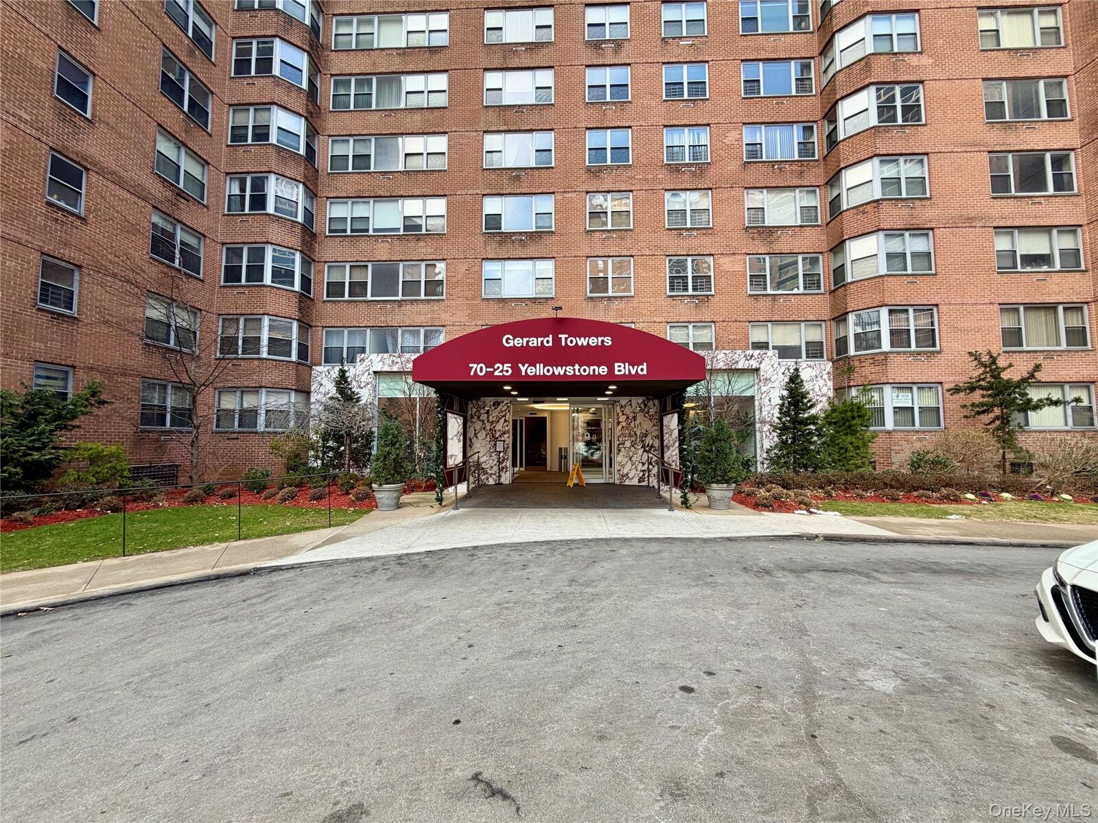 Property Photo:  70-25 Yellowstone Boulevard 3H  NY 11375 