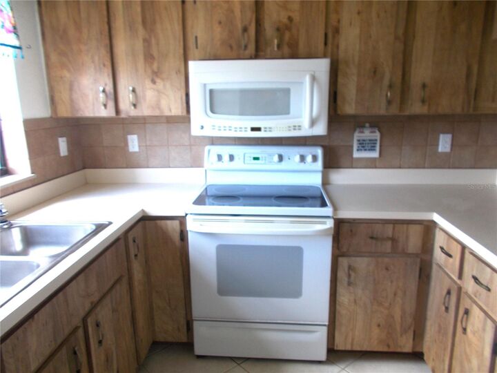 Property Photo:  2000 Forrest Nelson Boulevard C6  FL 33952 