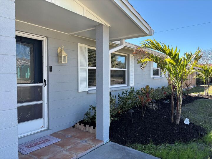 Property Photo:  3319 Shamrock Drive  FL 34293 