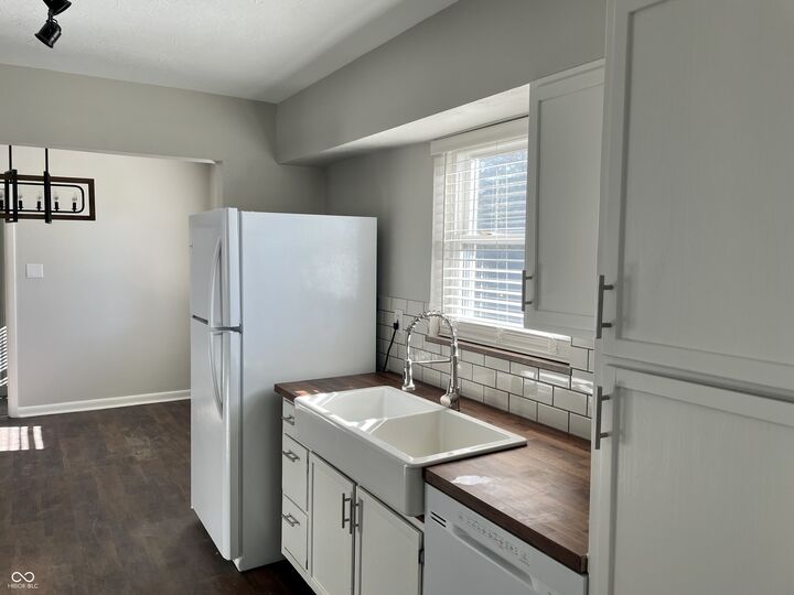 Property Photo: 126 Roosevelt Drive IN 46140