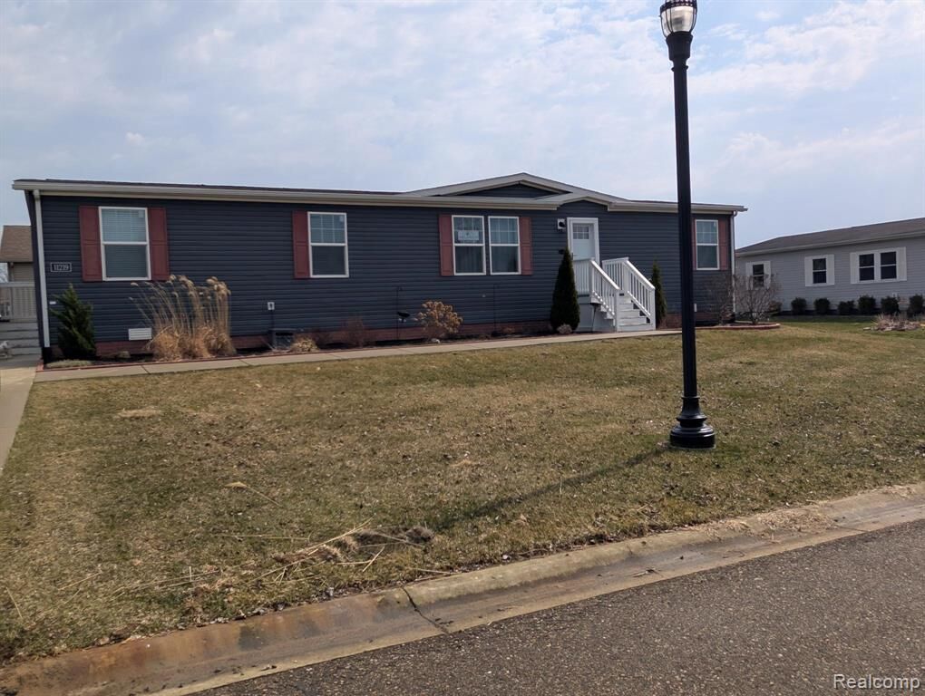 Property Photo:  11219 Wildbrook Court  MI 48178 6641 