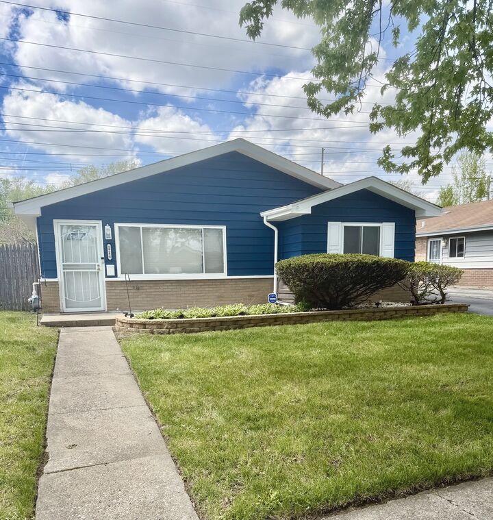 Property Photo:  1244 Balmoral Avenue  IL 60409 