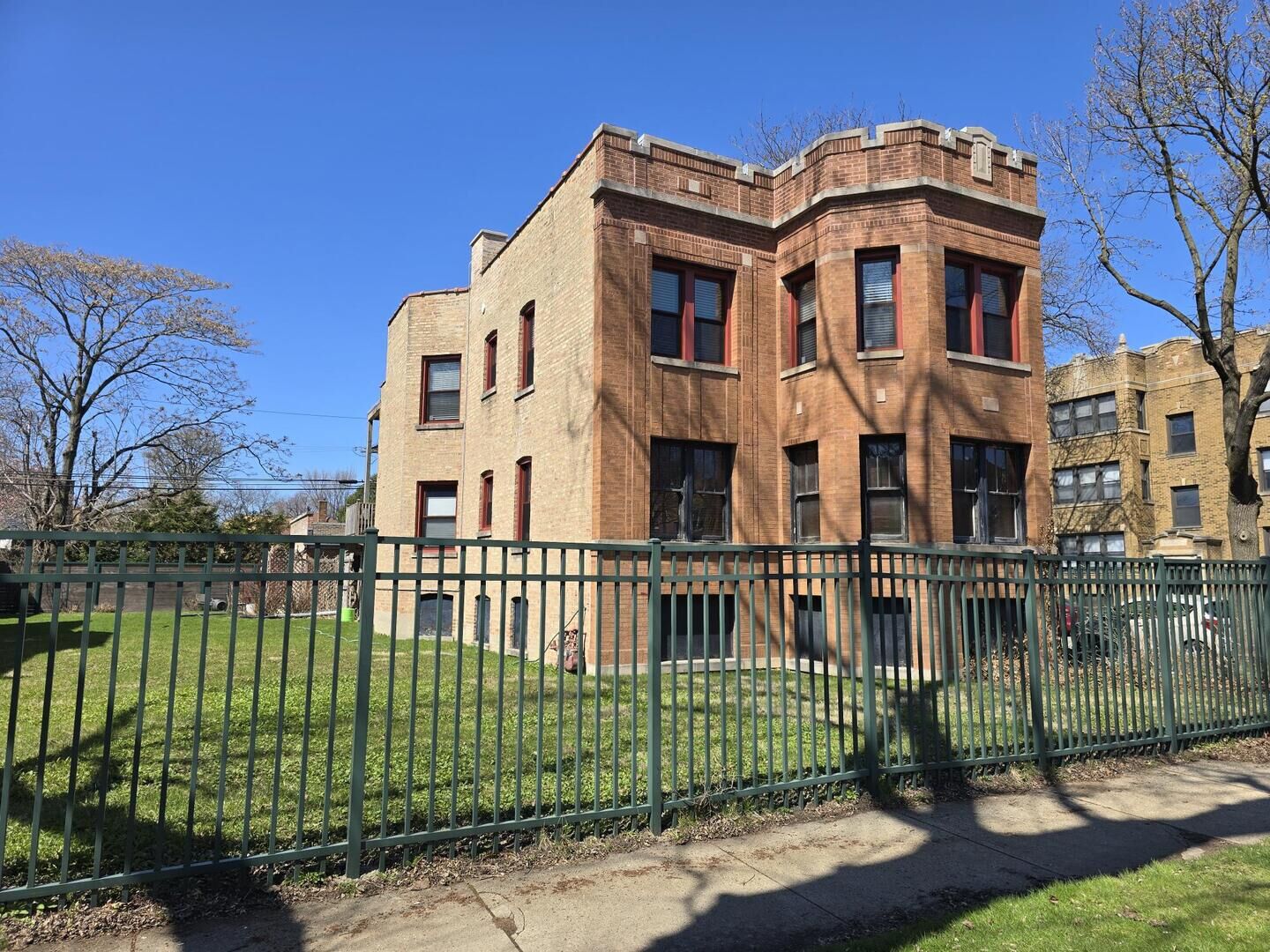 Property Photo:  2437 W North Shore Avenue 2  IL 60645 