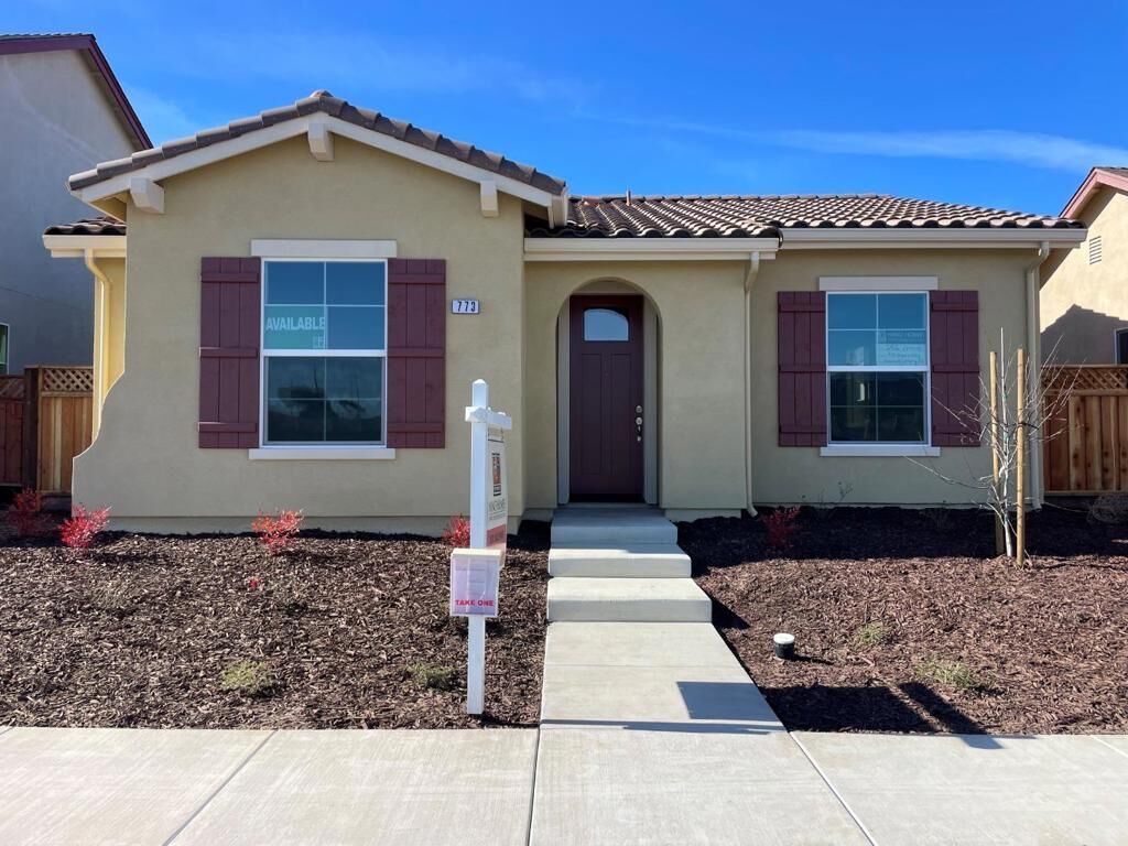Property Photo: 773 Aurora Way CA 93930