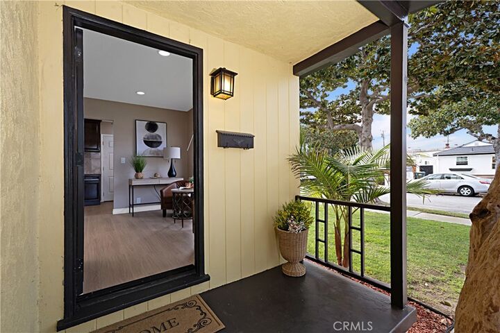 Property Photo: 606 Phelan Lane CA 90278