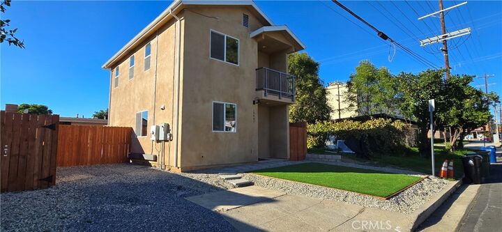 Property Photo: 10663 Encino CA 91344