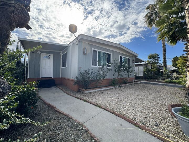 Property Photo:  1025 S Riverside Avenue 66  CA 92376 