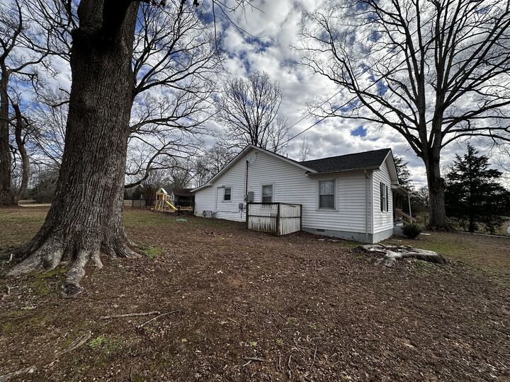 Property Photo:  8070 County Road 94  AL 35645 