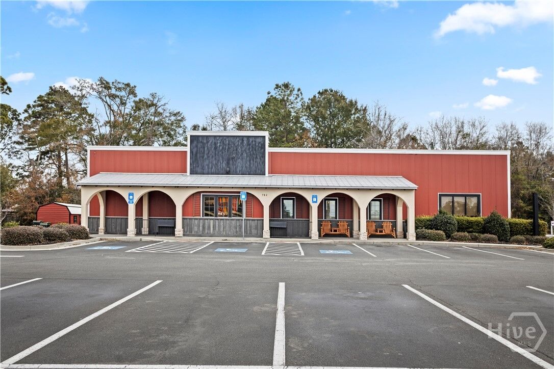 Property Photo:  762 Veterans Parkway  GA 31313 