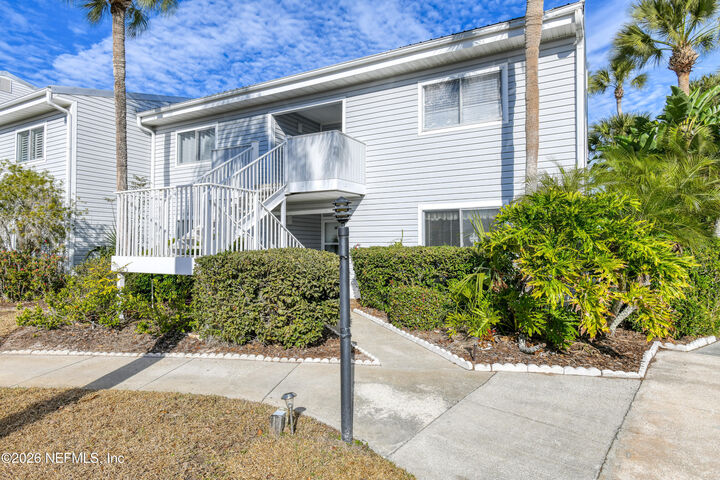 Property Photo: 215 River Bend Place C FL 32193