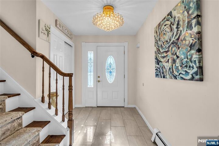 Property Photo:  28 Toby Drive  NJ 07876 