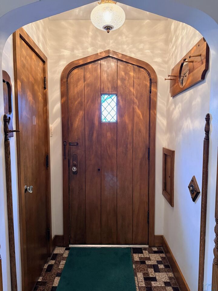 Property Photo:  3000 Nebraska St  IA 51104 