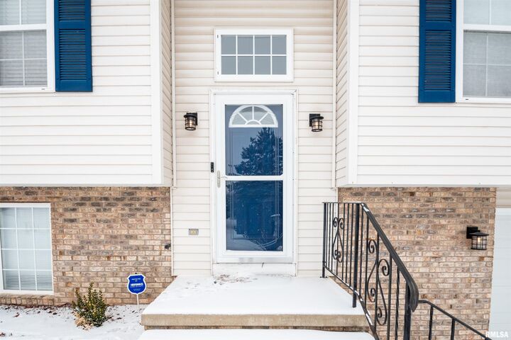 Property Photo:  124 Freedom Trail  IL 61611 