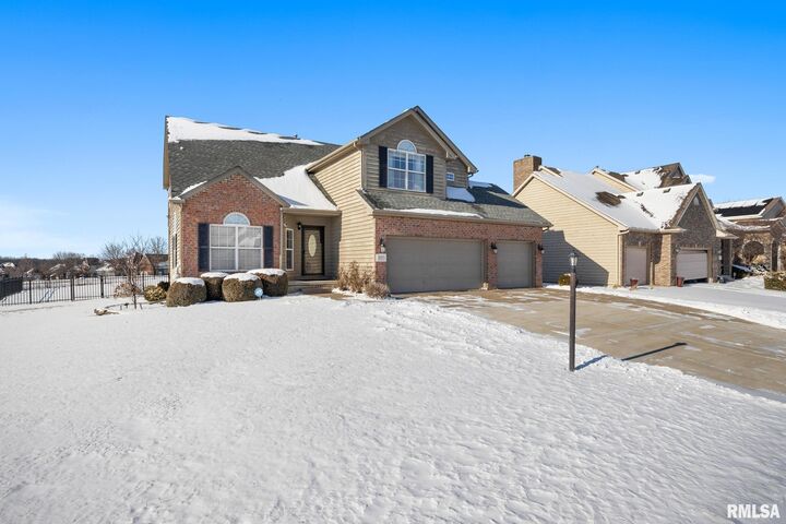 Property Photo: 4815 N Weaverridge Boulevard IL 61615