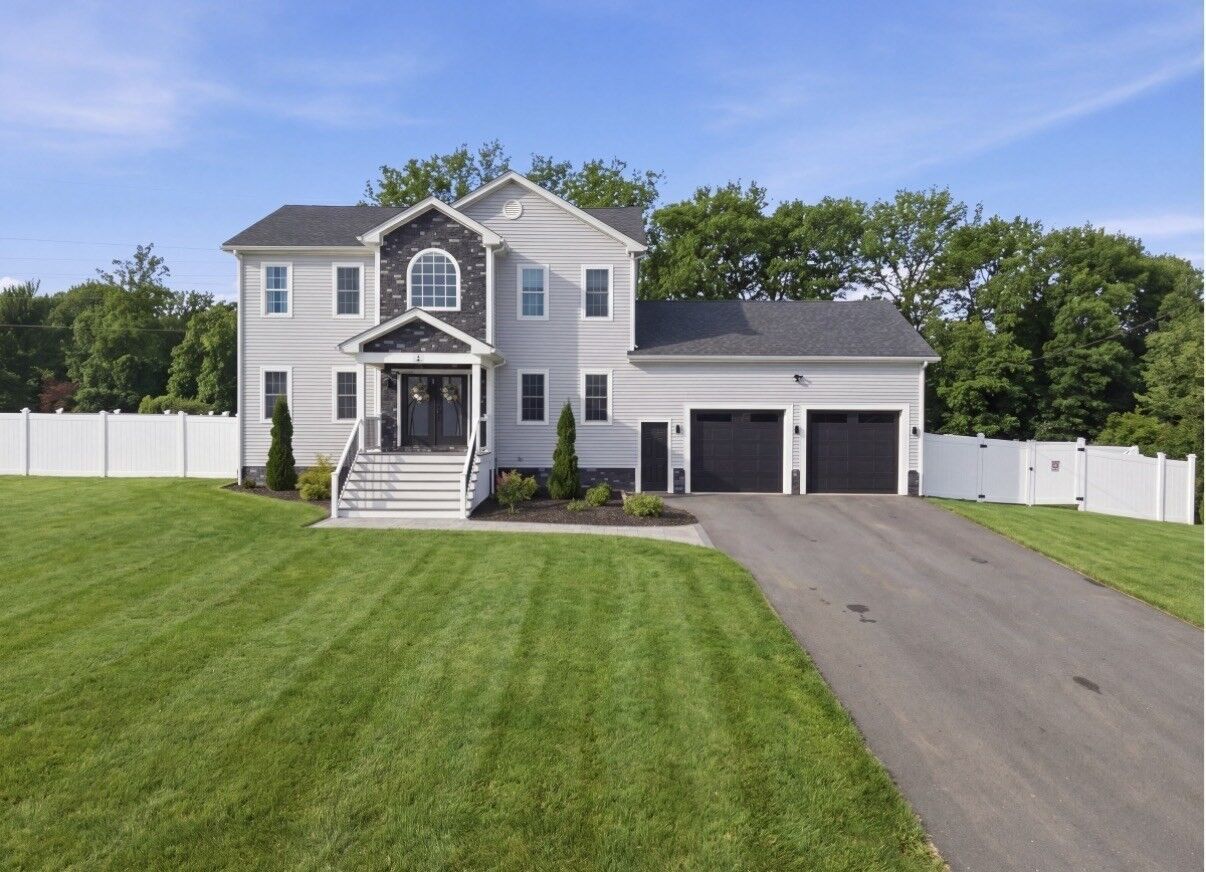 Property Photo:  5 Nottingham Cir  MA 02777 