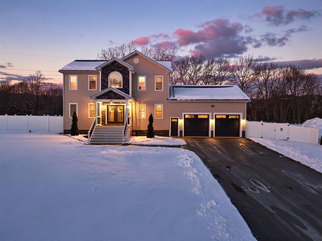 Property Photo:  5 Nottingham Cir  MA 02777 