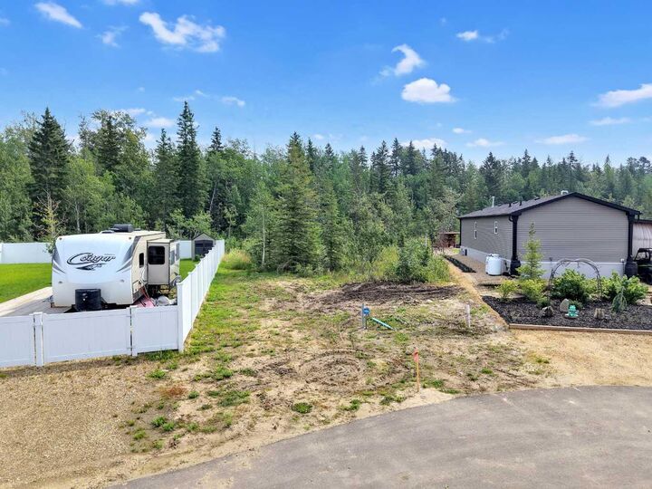 Property Photo: 41310 Range Road 282 146 AB T4L 2N3