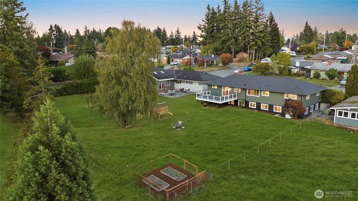 Property Photo:  708  Waverly Avenue  WA 98201 